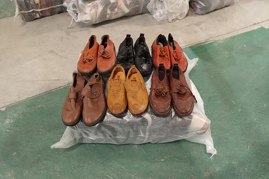 used Man Leather Shoes for everyday wear